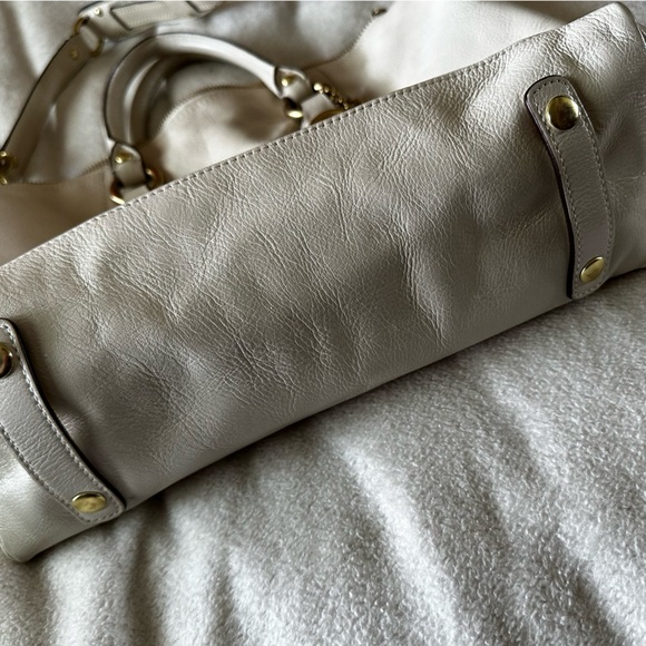 Beautiful white Coach bag - Picture 4 of 15